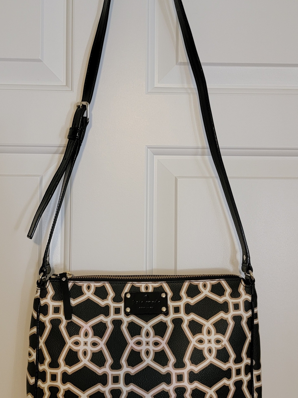 Kate Spade Black and Cream Crossbody Bag